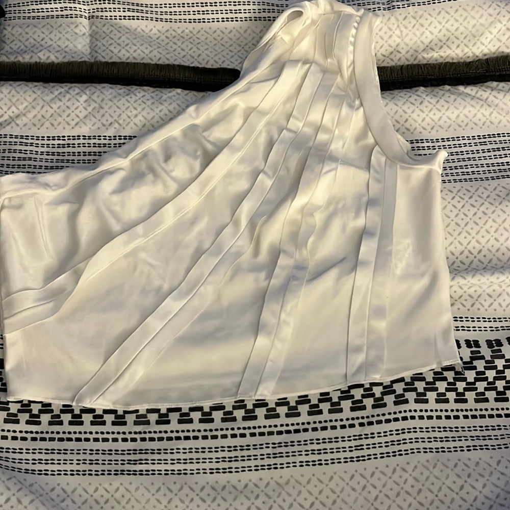 I’m selling: white crop top blouse